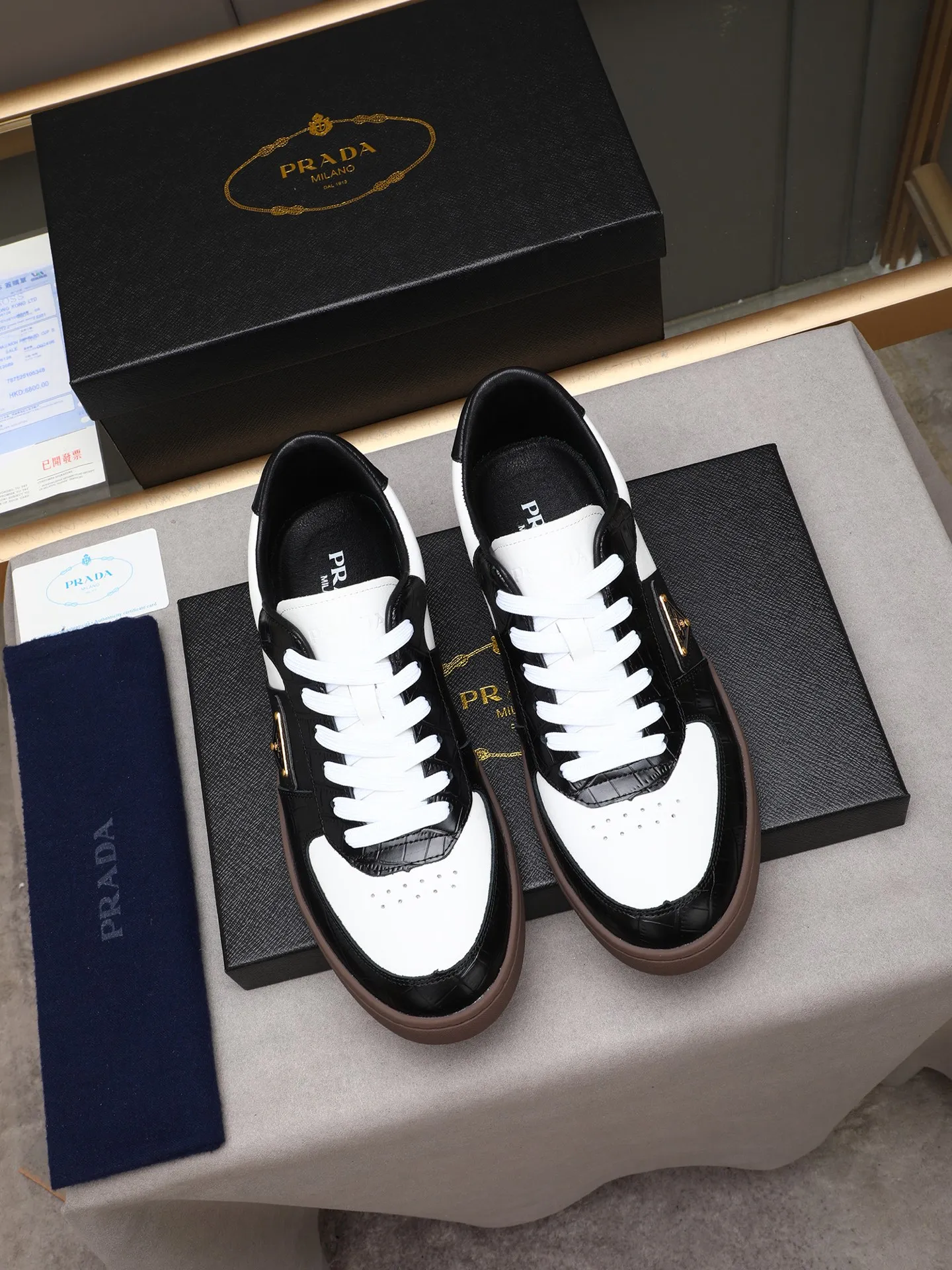 Men's shoes💰420💰 Brand: PRADA (Prada) Standard code: Men's code 38–44 (45 can be customized) Material: Original cowhide, breathable sheep lining Special outsole Style category: Men's fashionable casual sneakers Low-key luxury! Color: actual picture color